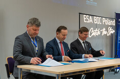 Od lewej: prof. P. Koszelnik, W. Ortyl, prof. G. Worochna,